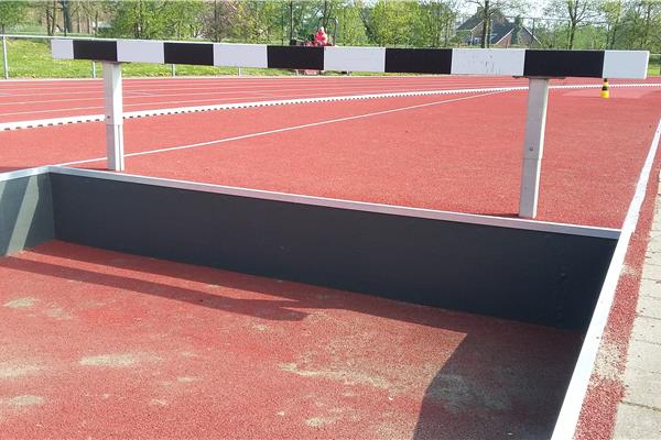 Aanleg kunststof atletiekpiste in vol PU - Sportinfrabouw NV